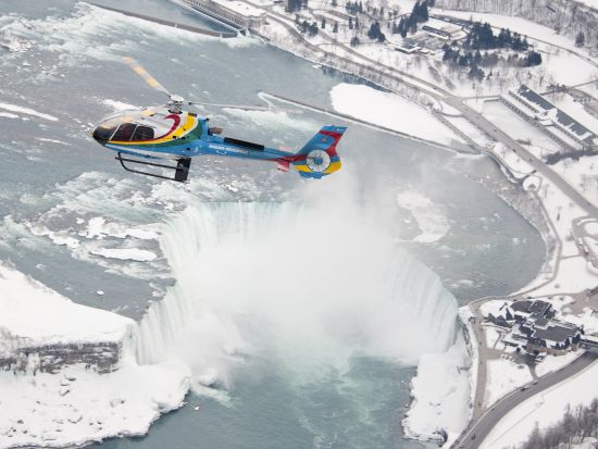 ナイアガラの滝　ヘリコプター遊覧飛行 ＜フライト時間9分／日本語オーディオガイド／ナイアガラ発＞