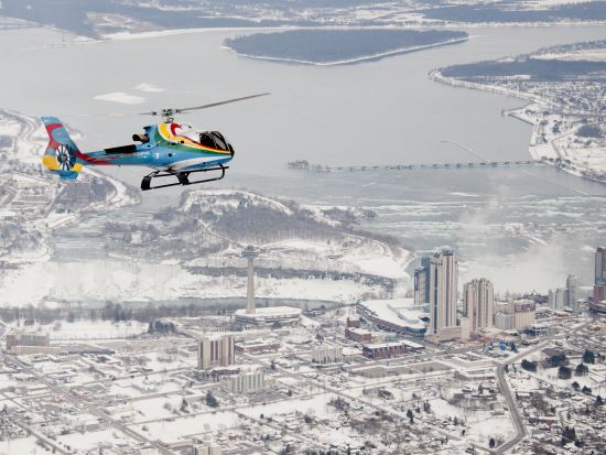 ナイアガラの滝　ヘリコプター遊覧飛行 ＜フライト時間9分／日本語オーディオガイド／ナイアガラ発＞