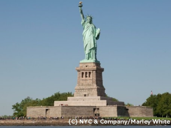 ニューヨーク市内観光ツアー　自由の女神リバティ島上陸＆グラウンド・ゼロ＆マンハッタン車窓観光 ＜半日 or 終日／日本語ガイド＞ by H.I.S.