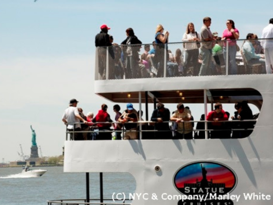 ニューヨーク市内観光ツアー　自由の女神リバティ島上陸＆グラウンド・ゼロ＆マンハッタン車窓観光 ＜半日 or 終日／日本語ガイド＞ by H.I.S.