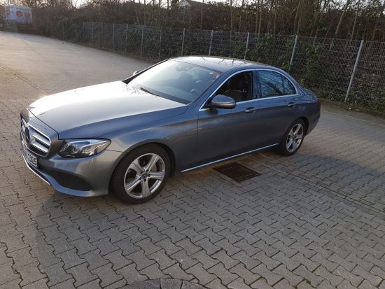 【空港送迎】デュッセルドルフ空港 ⇔ デュッセルドルフ市内 ＜貸切／英語ドライバー＞