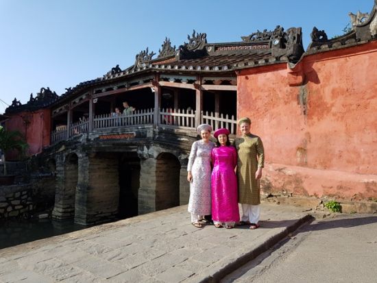 ホイアン市内観光ツアー　アオザイレンタル＆シクロ乗車付き ＜英語ガイド／ホイアン発＞