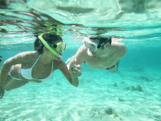 サンセットシュノーケリング・クルーズ　ハワイアンディナー＆アルコール4杯付き＜ワイキキ地区ホテル送迎あり／英語スタッフ／コオリナ発＞