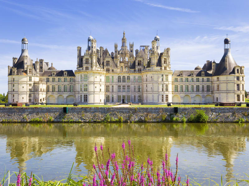 France_Loire_Valley_Chateau_de_Chambord_Castle_shutterstock_45735112