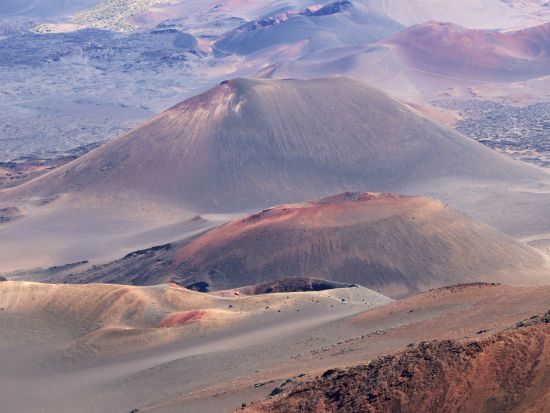 ガイド付きハレアカラサイクリングツアー　ハレアカラ山を一気に駆け降りるダウンヒルを体験！日の出鑑賞や山頂登山、貸切など選べるプラン＜午前／英語ガイド＞