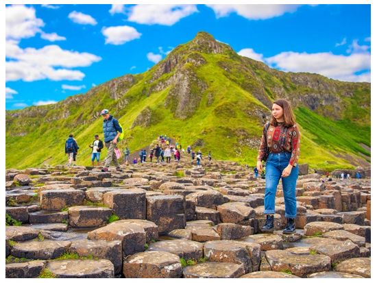 世界遺産ジャイアンツ・コーズウェイ＆ベルファスト　日帰りツアー ＜英語ドライバーガイド／ダブリン発＞