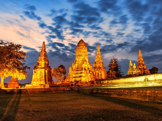 アユタヤ遺跡＋水上マーケット＋象乗り観光ツアー 5大遺跡と遺跡ライトアップ鑑賞＜1日／日本語／タイ料理ランチ＆夕食／指定ホテルお迎え＞