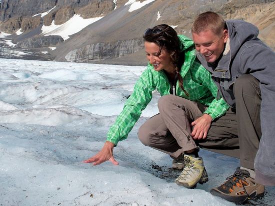 世界遺産カナディアンロッキー コロンビア大氷原1日観光ツアー　雪上車＆スカイウォーク＆クロウフット氷河＆ボウ湖 ＜5～10月／昼食付き／英語ガイド＞