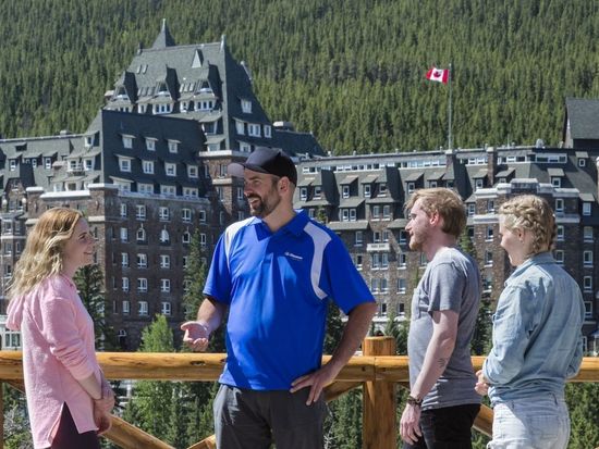 Discover-Banff-Its-Wildlife-Tour-Surprise-Corner