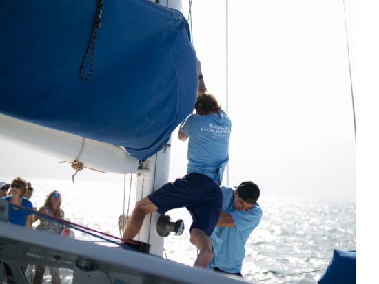 ナ・パリ・コースト セーリング　シュノーケリング付き＜朝食・ビュッフェ昼食付き／英語ガイド＞