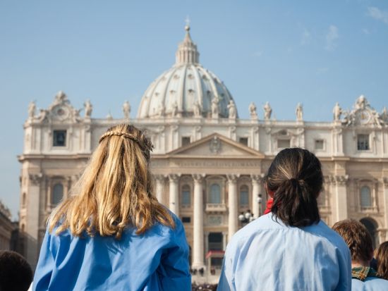 ヴァチカン市国 ローマ教皇の謁見半日ツアー＜午前／水曜催行／英語ガイド／混載＞
