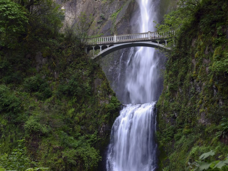 USA_Portland_Evergreen Escapes_Columbia Waterfalls