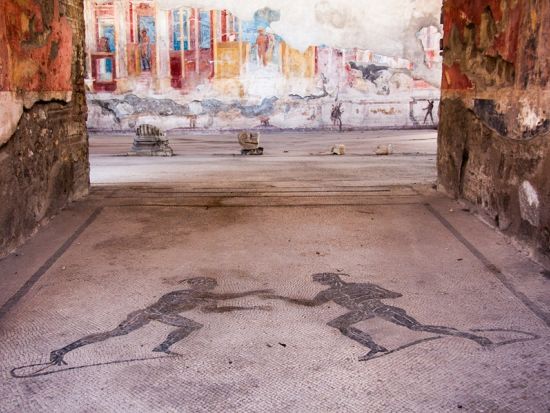 南イタリア日帰りバスツアー　ポンペイ＋アマルフィ海岸＋ポジターノ＜英語ガイド／混載＞by City Wonders＊申込と同時に即予約確定