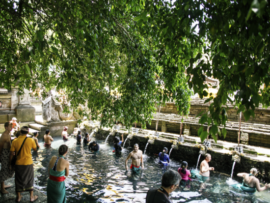 グヌンカウイ遺跡＆世界遺産ティルタ・エンプル寺院 1日観光ツアー　バリ最大の石窟遺跡をめぐる ＜昼食付き／日本語ガイド＞by JTB