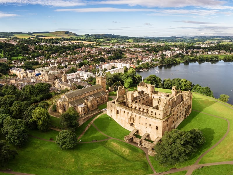 Scotland_Linlithgow Palace _shutterstock_464651927