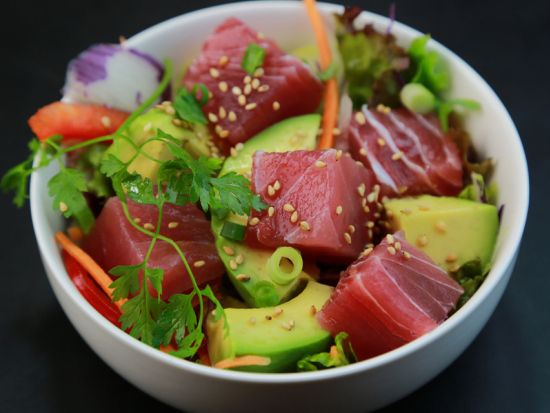 グルメツアー　ポケやスパムむすびなど、現地で人気のグルメをローカルガイドがご紹介！＜ワイキキ地区送迎付き＞