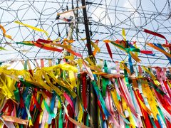 Korea_DMZ_Line_shutterstock_138950753