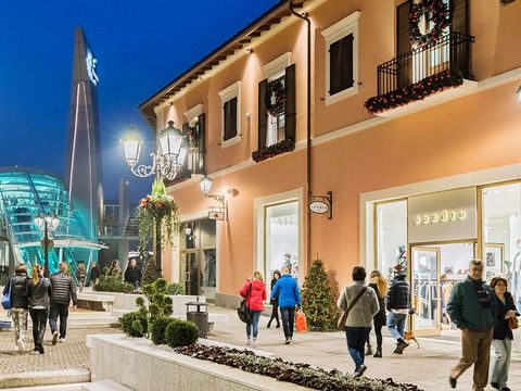 Designer Shopping Outlets In Milan