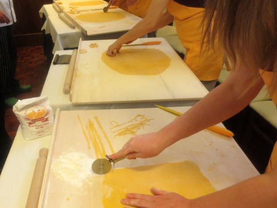 著名人も通う老舗イタリアンでクッキング体験！「アルフレッド・アッラ・スクローファ(Alfredo alla Scrofa)」＜混載／ランチorディナー／ローマ＞