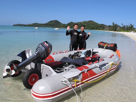 青の洞窟+サンゴ礁体験ダイビングツアー　ワクワク感満載のキャンピングカーで行く人気3ポイントを1日で遊び尽くそう＜1日／市街地送迎付／ランチ付／石垣島発＞