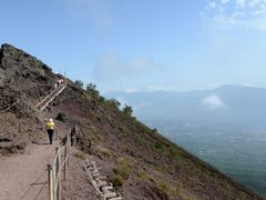 italy_pompeii_mount-vesuvius-trail