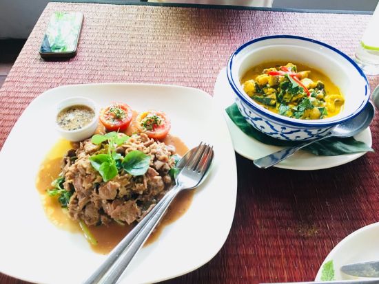 【混載】ベンメリア遺跡ツアー　人気レストラン「チャンレイツリー」でのランチ付　＊トンレサップ湖（夕日）+スパ付プラン有＜午前or1日／ランチ／日本語ガイド付＞