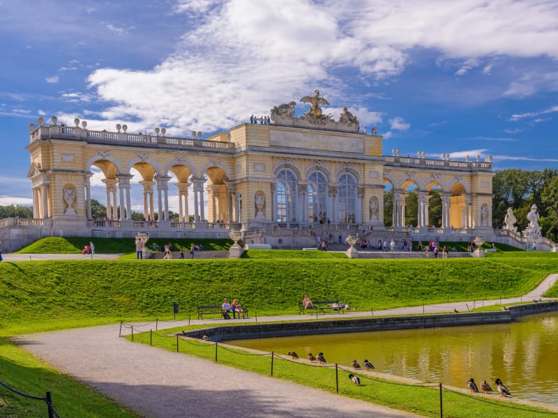 ウィーン クラシック コンサート シェーンブルン宮殿自由見学 ディナー シェーンブルン宮殿 オーストリア ウィーン 旅行の観光 オプショナルツアー予約 Veltra ベルトラ