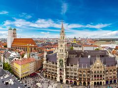 Germany_Munich_Marienplatz town hall_Frauenkirche_shutterstock_352865495
