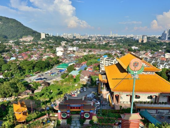 マレーシア最大の仏教寺院 極楽寺＆ペナンヒルの夜景ツアー ＜夕食付き／日本語ガイド／ペナン発＞