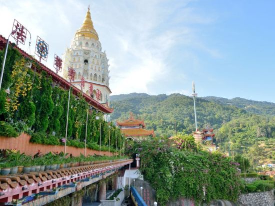 マレーシア最大の仏教寺院 極楽寺＆ペナンヒルの夜景ツアー ＜夕食付き／日本語ガイド／ペナン発＞