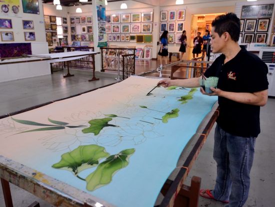 バティック工房＆ピューター工場　製作体験ツアー ＜日本語ガイド＞