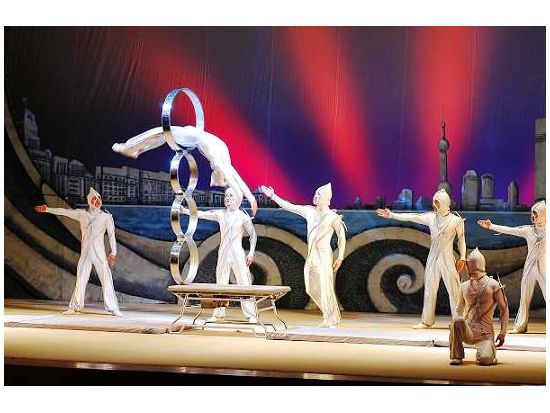 上海雑技＆選べるメニューの夕食＜上海料理／北京ダック＞