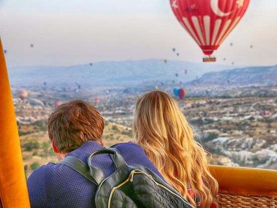 世界遺産カッパドキア　熱気球朝日鑑賞ツアー　1便確定プランあり！＜混載／午前／軽食＆シャンパン付き／英語ガイド／カッパドキア発＞