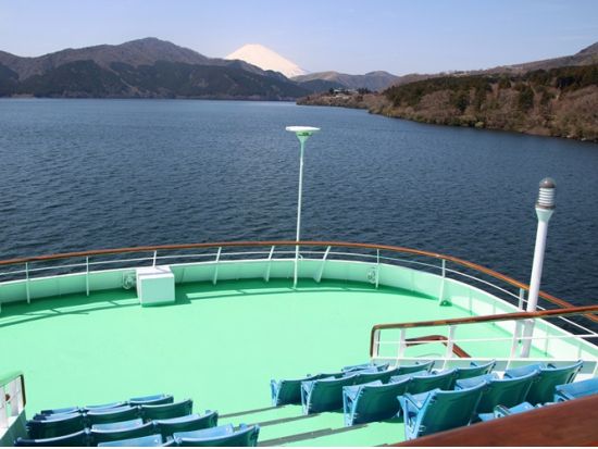 芦ノ湖遊覧船乗船券（定期航路）箱根園港・元箱根港・箱根関所跡港 3つの港を結ぶ定期ルート＜箱根町＞