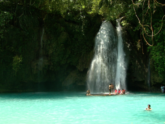 カワサン滝で沢下り（キャニオニング）！ スリル満点アドベンチャーツアー＜日本語ガイド／昼食付＞