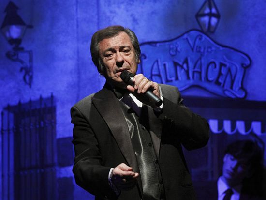 VIP席で本格タンゴショー鑑賞＆豪華ディナー「エル・ビエホ・アルマセン」＜往復送迎／ブエノスアイレス発＞