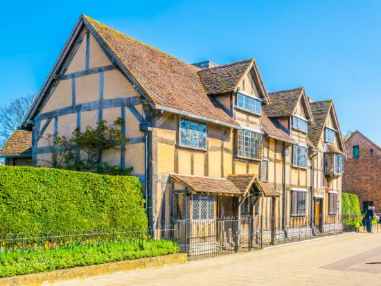 ストーンヘンジ＆バース＆ストラトフォード＆コッツウォルズ ＜日本語オーディオガイド＞ by Premium Tours  ＊申込と同時に即予約確定