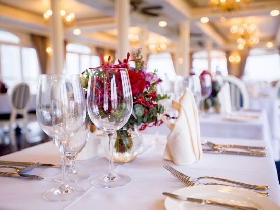 サイゴン川ディナークルーズ「サイゴンプリンセス号」＜往復送迎付／夕食付き／日本語ガイド＞