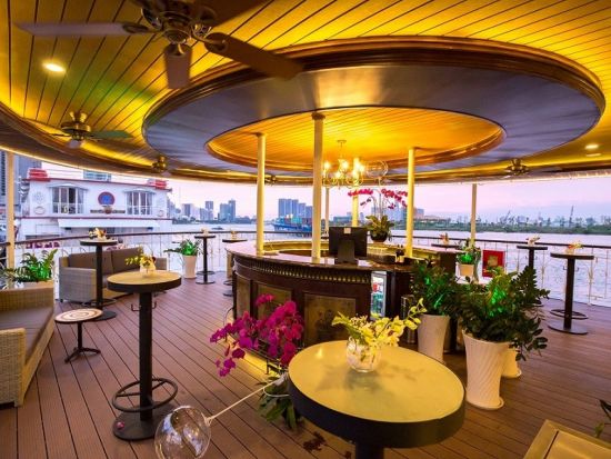 サイゴン川ディナークルーズ「サイゴンプリンセス号」＜往復送迎付／夕食付き／日本語ガイド＞