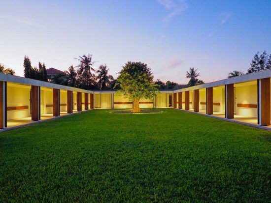 プノンペン1泊2日ツアー☆週末で行ける贅沢リゾート！＜航空券＆ホテル宿泊＆食事付／ホーチミン発＞