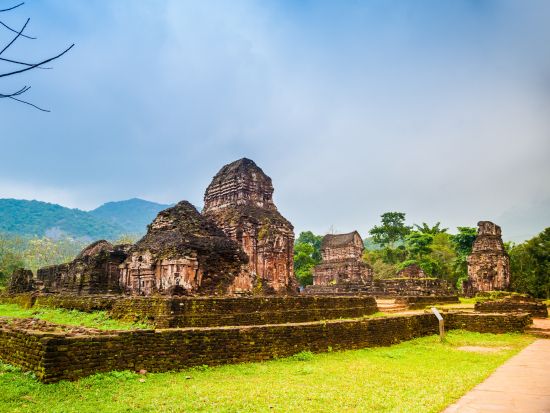 ベトナム中部 貸切観光ツアー　五行山またはミーソン遺跡へご案内 ＜現地語ドライバー／ダナンまたはホイアン発＞