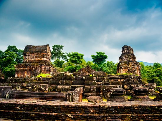 ベトナム中部 貸切観光ツアー　五行山またはミーソン遺跡へご案内 ＜現地語ドライバー／ダナンまたはホイアン発＞