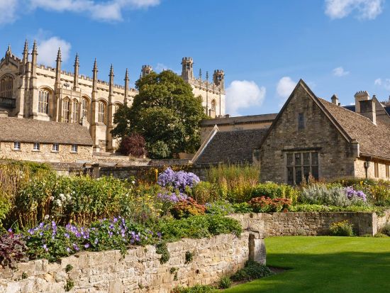 世界遺産ストーンヘンジ＋ウィンザー城＋オックスフォード 日帰りツアー＜日本語または英語／ロンドン発＞＊申込と同時に即予約確定 