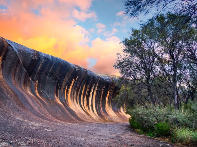 Wave Rock at sunset australia full day tour