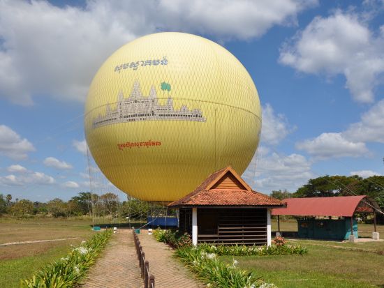 アンコールバルーン乗船体験 空から見るアンコール遺跡群  朝日鑑賞付＜早朝／日本語ガイド＞