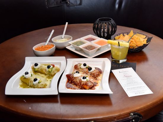 ラスベガス食べ歩きツアー　人気レストランも並ばず入店 デザート付きのコース仕立てでご案内 ＜英語ガイド＞