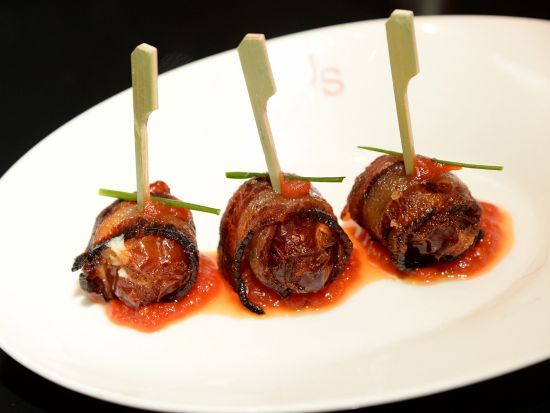 ラスベガス食べ歩きツアー　人気レストランも並ばず入店 デザート付きのコース仕立てでご案内 ＜英語ガイド＞