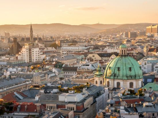 世界遺産シェーンブルン宮殿＆ウィーン旧市街　半日観光ツアー ＜貸切／日本語ガイド＞