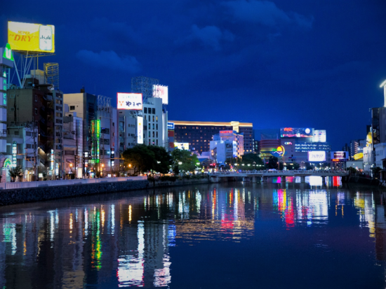【中洲クルーズ】博多の街並みを一望！1便30分 那珂川クルージング！自由席・持込OK・＜11:00～21:00／天神中央公園集合＞