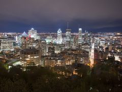 Canada_Momtreal_ParkRoyal_shutterstock_746645332